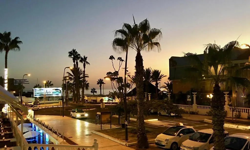Apartment Tenerife Royal Gardens - Las Vistas Trg - Viviendas Vacacionales Playa de las Americas  Spain