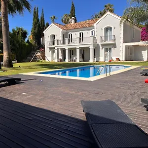 https://villa-maracana.1costadelsol.com